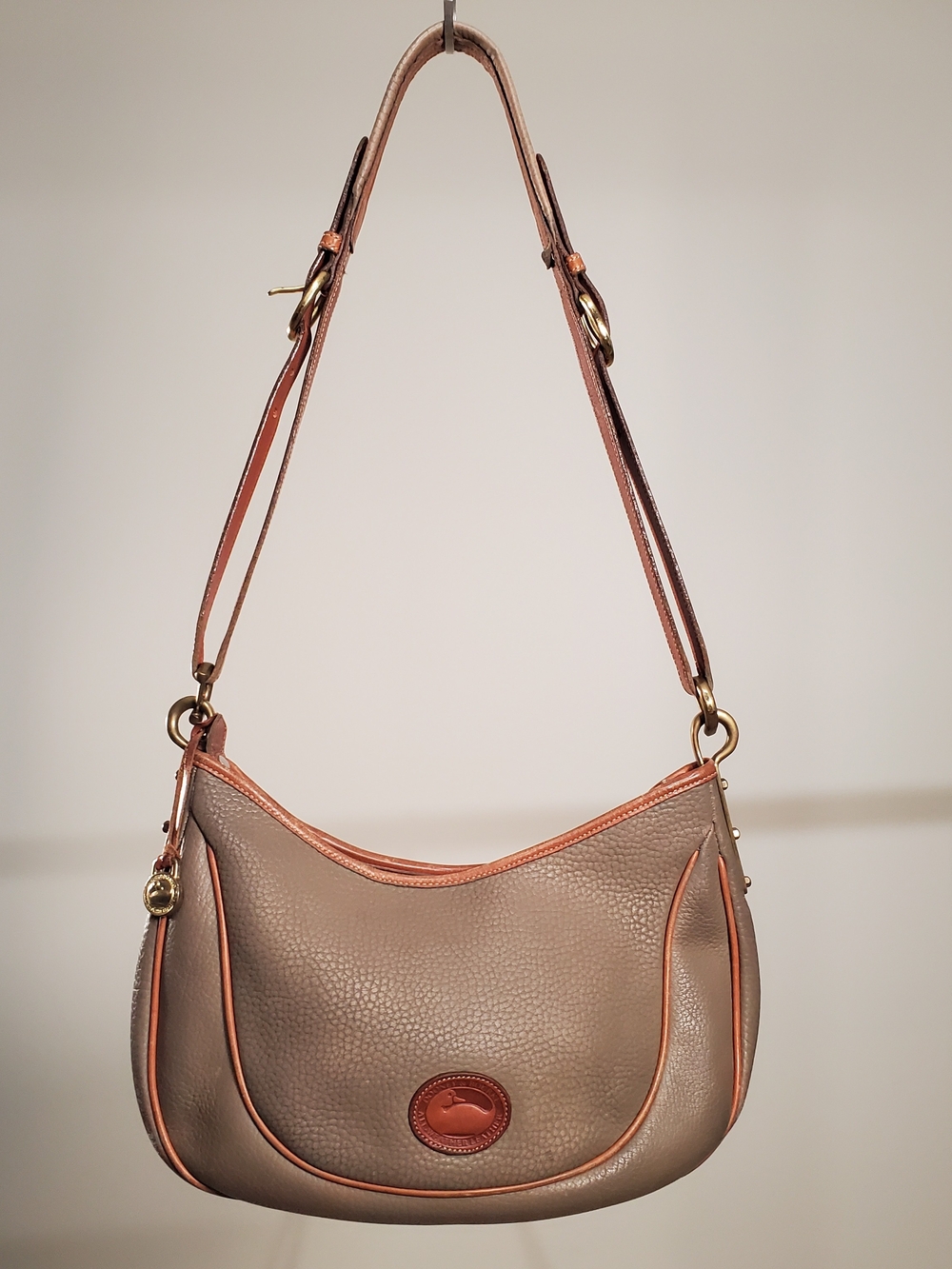 Vintage Dooney Bourke All Weather Leather Crescent Sac Hobo Bag Taupe R83